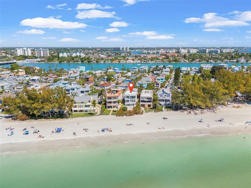 Recently Sold: $3,800,000 (3 beds, 3 baths, 2158 Square Feet)