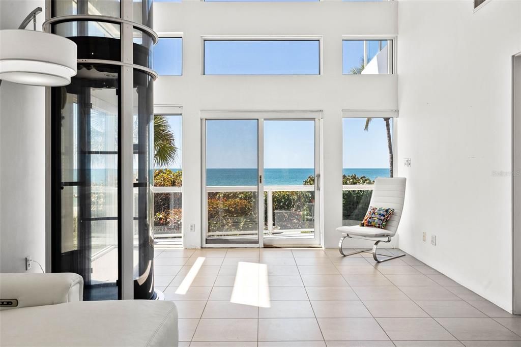 Recently Sold: $3,800,000 (3 beds, 3 baths, 2158 Square Feet)