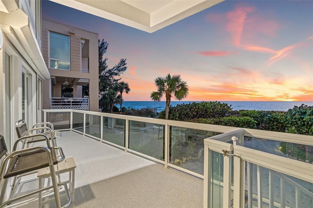 Recently Sold: $3,800,000 (3 beds, 3 baths, 2158 Square Feet)