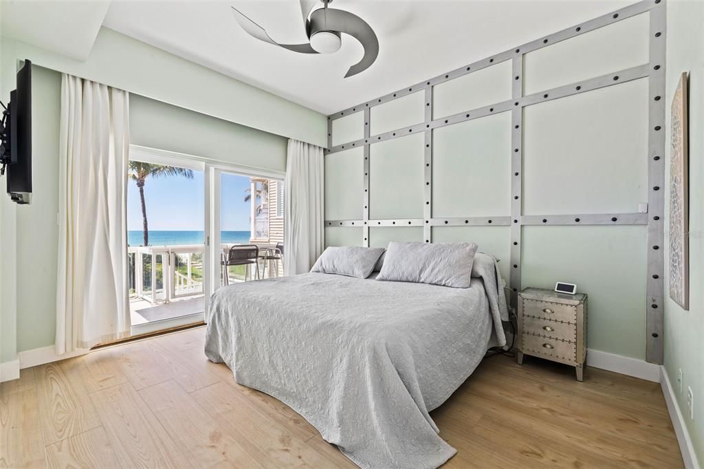 Recently Sold: $3,800,000 (3 beds, 3 baths, 2158 Square Feet)