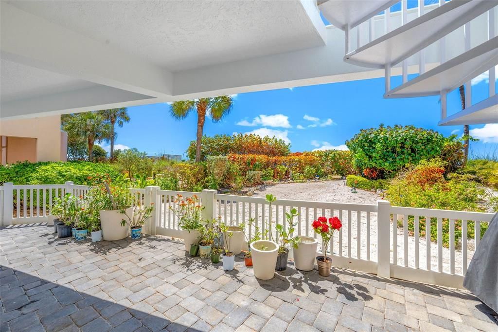 Recently Sold: $3,800,000 (3 beds, 3 baths, 2158 Square Feet)