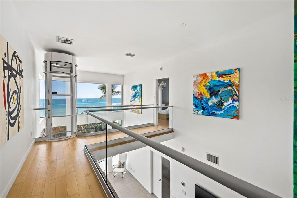 Recently Sold: $3,800,000 (3 beds, 3 baths, 2158 Square Feet)