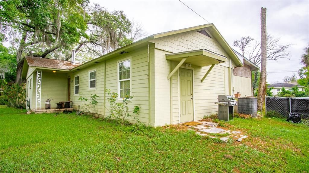 Recently Sold: $139,990 (2 beds, 1 baths, 1273 Square Feet)