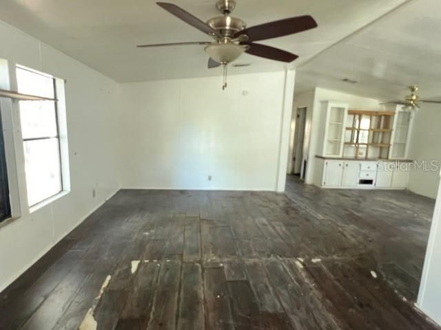 Active With Contract: $85,000 (2 beds, 2 baths, 1140 Square Feet)
