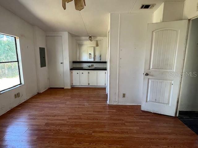 For Sale: $85,000 (2 beds, 2 baths, 1140 Square Feet)