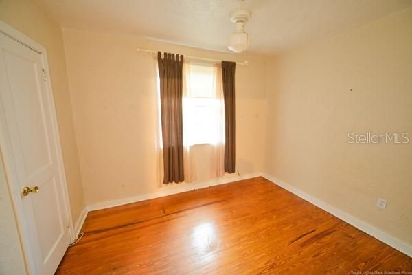Active With Contract: $164,900 (2 beds, 1 baths, 1287 Square Feet)