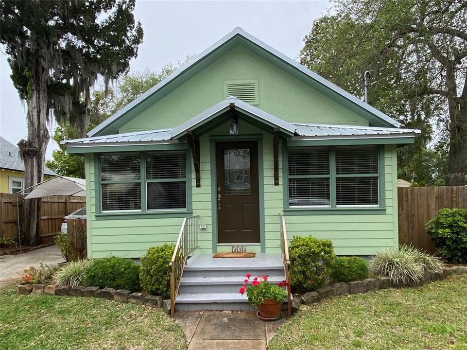 Active With Contract: $390,000 (2 beds, 2 baths, 1401 Square Feet)