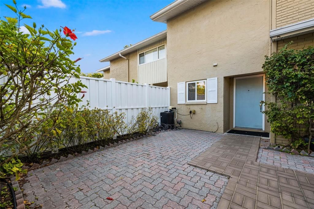 For Sale: $399,900 (4 beds, 2 baths, 1610 Square Feet)