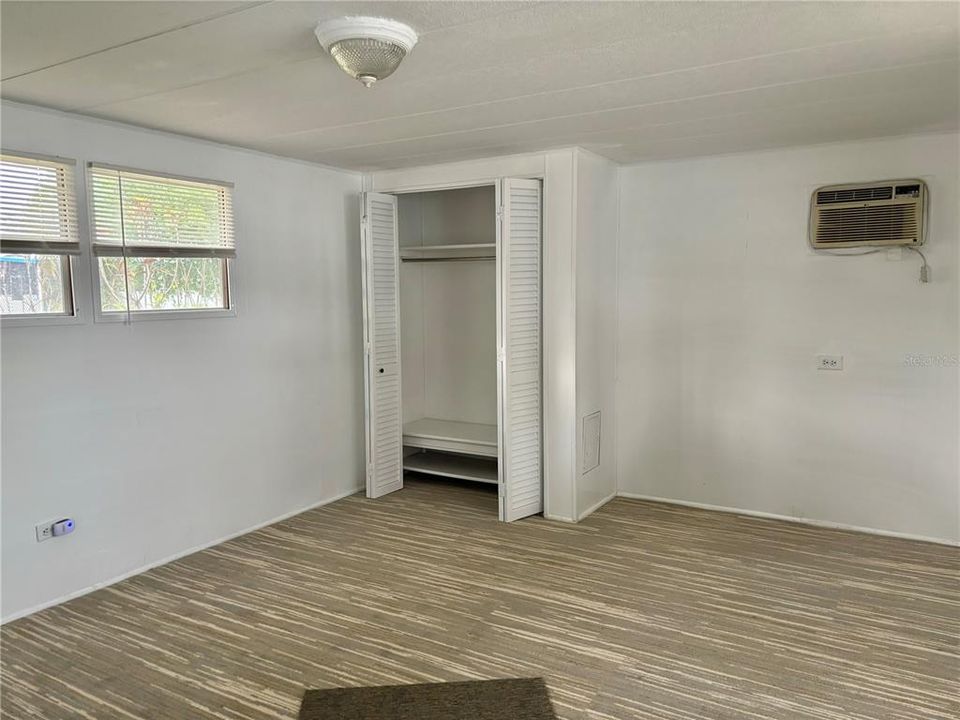For Sale: $149,000 (2 beds, 2 baths, 624 Square Feet)