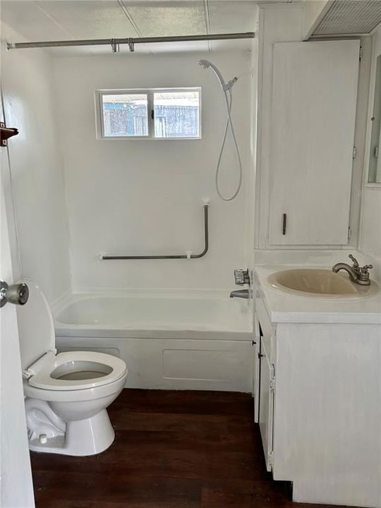 For Sale: $149,000 (2 beds, 2 baths, 624 Square Feet)