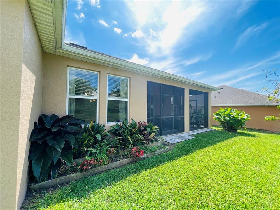 Active With Contract: $459,900 (4 beds, 2 baths, 2065 Square Feet)