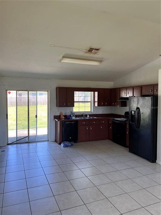 Recently Sold: $169,990 (2 beds, 2 baths, 884 Square Feet)