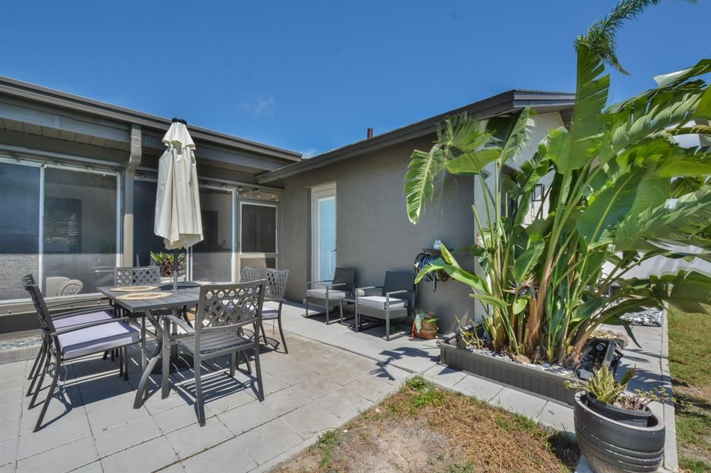 Recently Sold: $359,999 (3 beds, 2 baths, 1804 Square Feet)