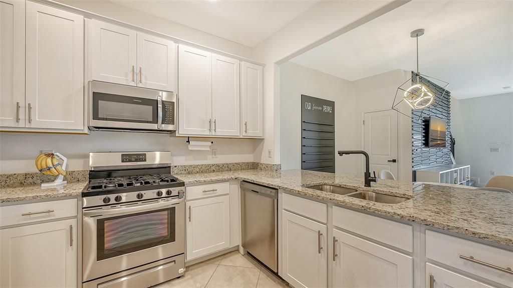 Active With Contract: $2,700 (3 beds, 2 baths, 1925 Square Feet)