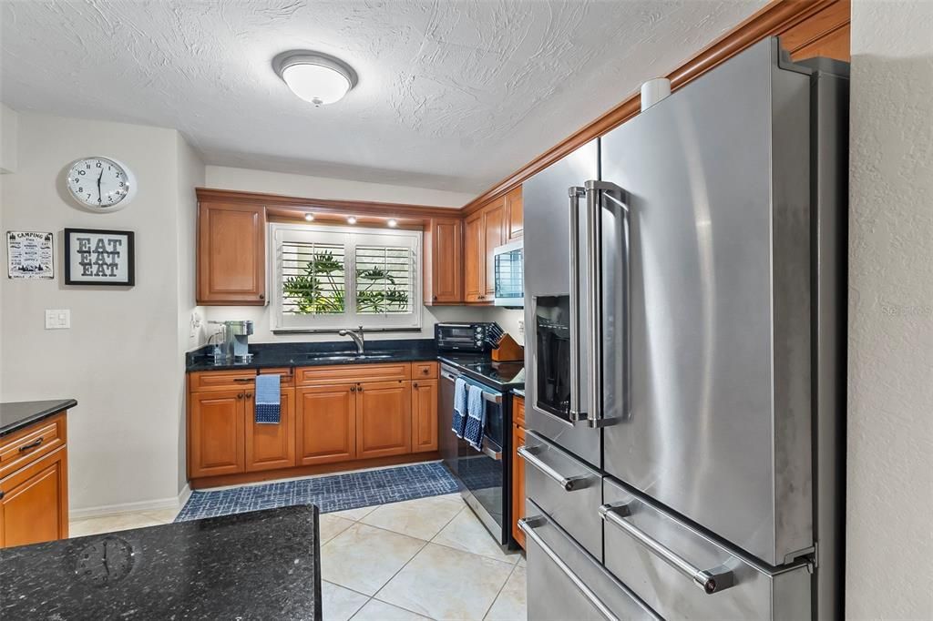For Sale: $390,000 (2 beds, 2 baths, 1417 Square Feet)
