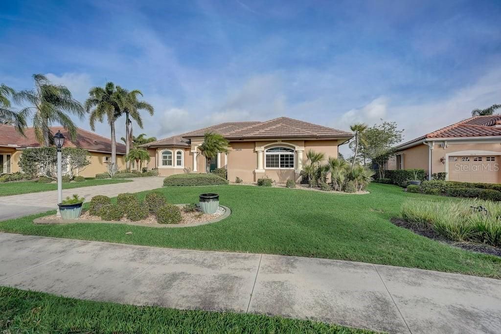 Active With Contract: $649,900 (4 beds, 3 baths, 2941 Square Feet)