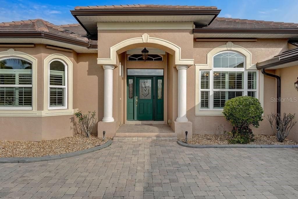 Active With Contract: $649,900 (4 beds, 3 baths, 2941 Square Feet)