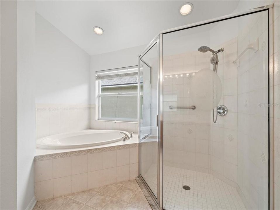 最近售出: $334,500 (3 贝兹, 2 浴室, 1712 平方英尺)