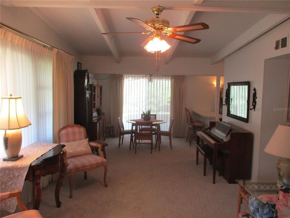 For Sale: $244,000 (4 beds, 2 baths, 1317 Square Feet)