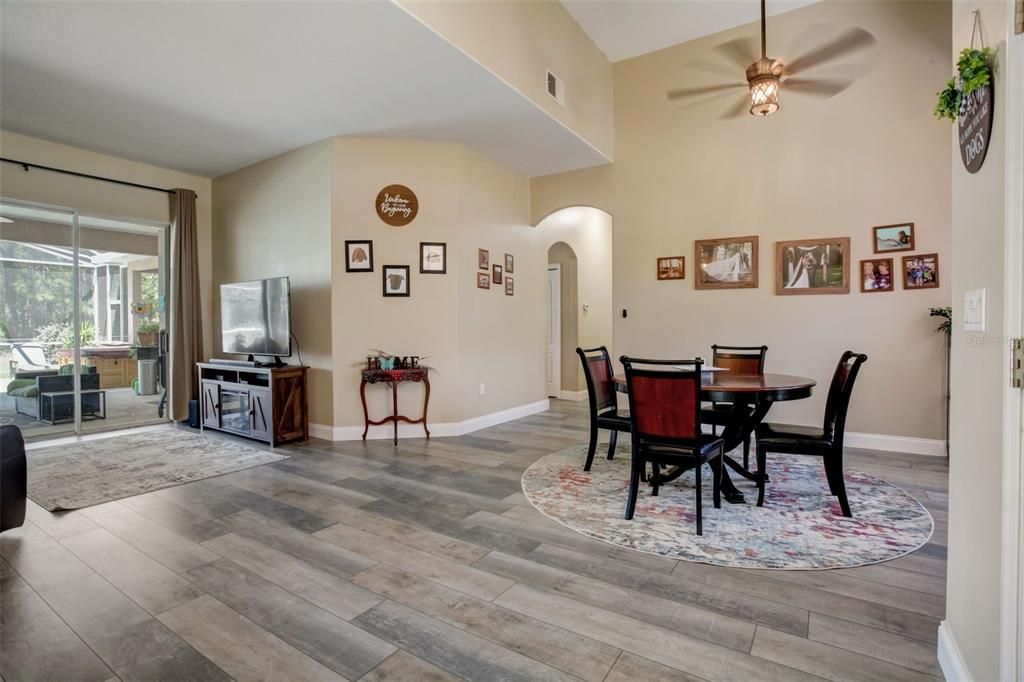 Active With Contract: $585,000 (3 beds, 3 baths, 2985 Square Feet)
