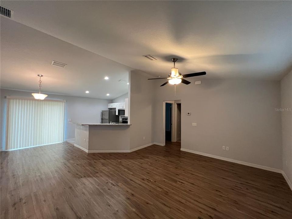 Recently Rented: $1,649 (3 beds, 2 baths, 1300 Square Feet)