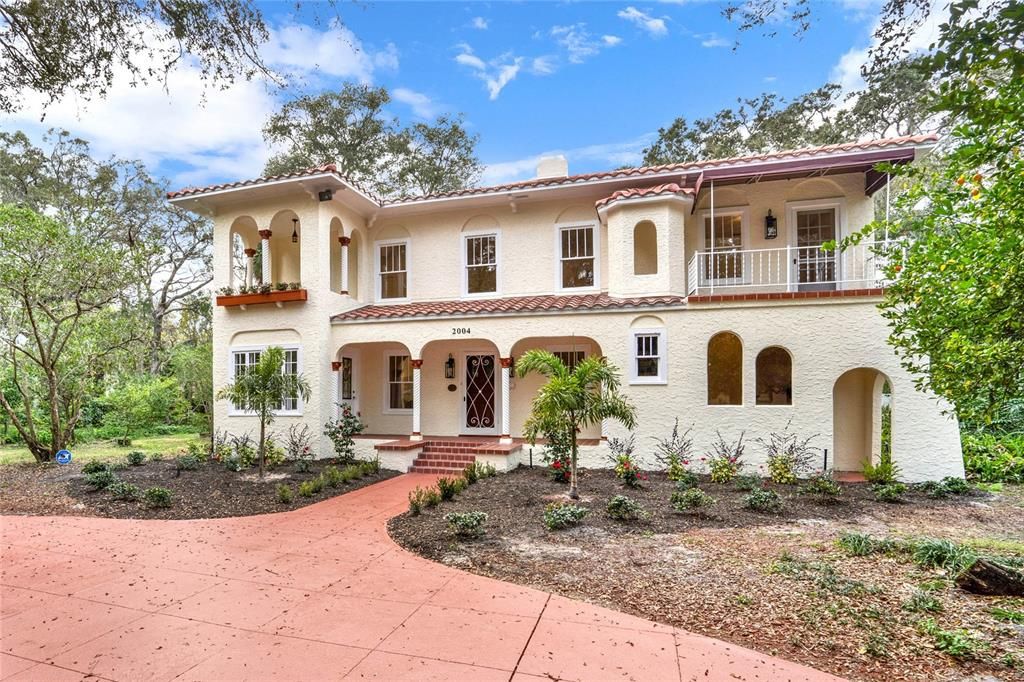 All the charms of a historic 1926 home paired with elegant modern updates - welcome to Magnolia Ave! Away from the hustle and bustle of Orlando in a great Sanford location, this home not only exudes character but delivers a NEW ROOF, endless versatile space, a gorgeous kitchen in the heart of it all and a spacious .36 ACRE LOT!