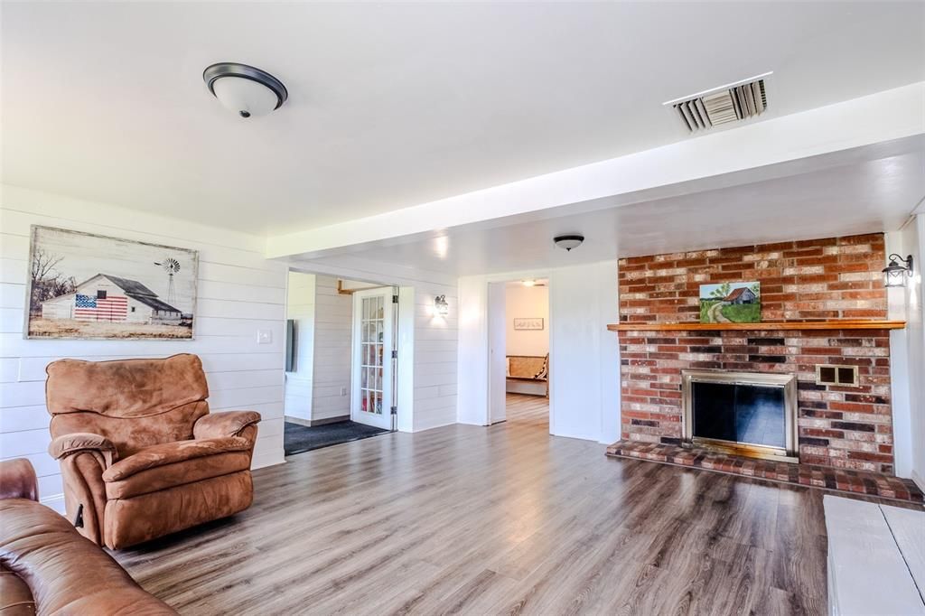 Active With Contract: $499,000 (4 beds, 2 baths, 2281 Square Feet)