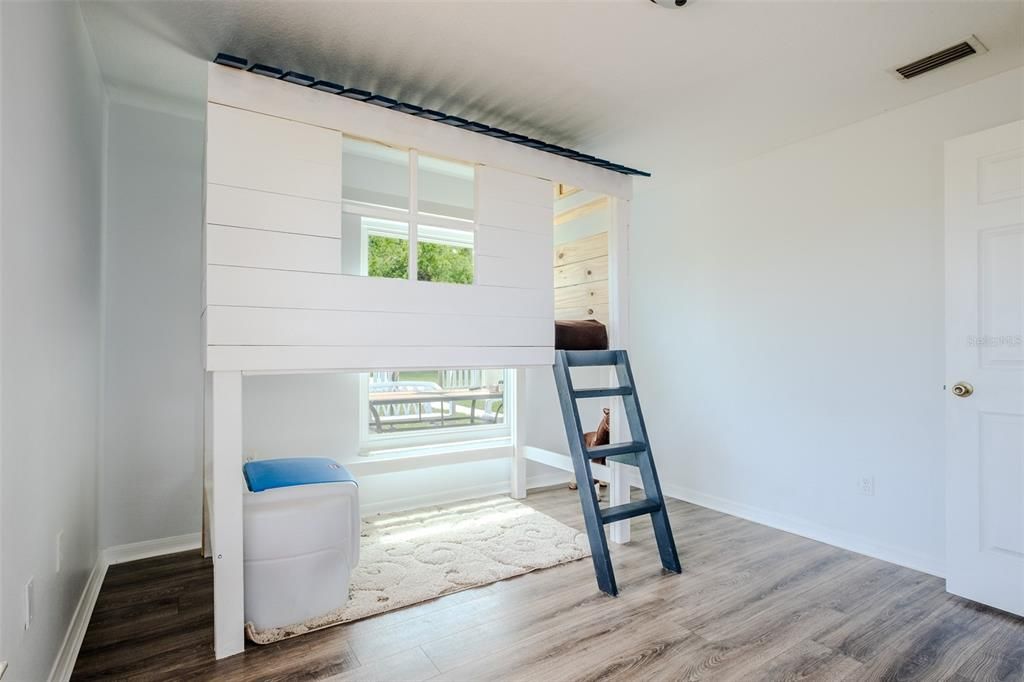 Active With Contract: $499,000 (4 beds, 2 baths, 2281 Square Feet)