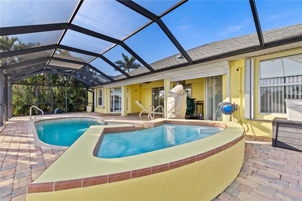 For Sale: $999,500 (4 beds, 2 baths, 2001 Square Feet)