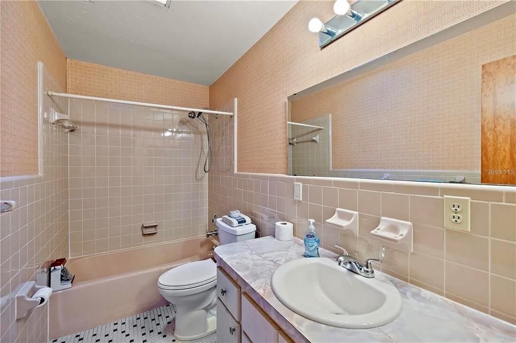В аренду: $2,300 (3 спален, 2 ванн, 2082 Квадратных фут)