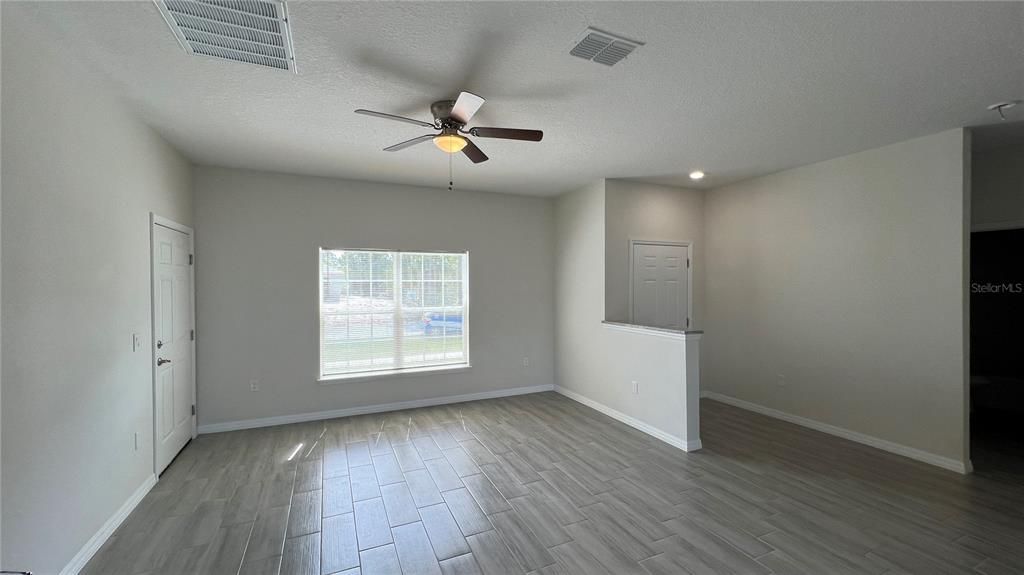 Recently Rented: $1,849 (3 beds, 2 baths, 1475 Square Feet)