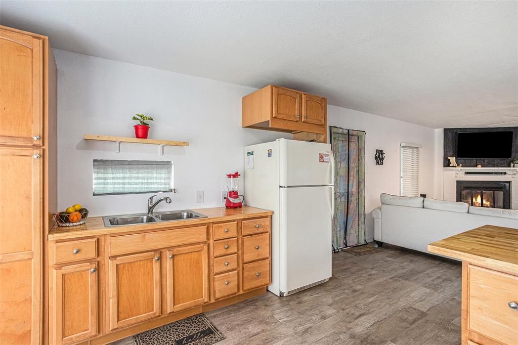 For Sale: $159,000 (2 beds, 2 baths, 1008 Square Feet)