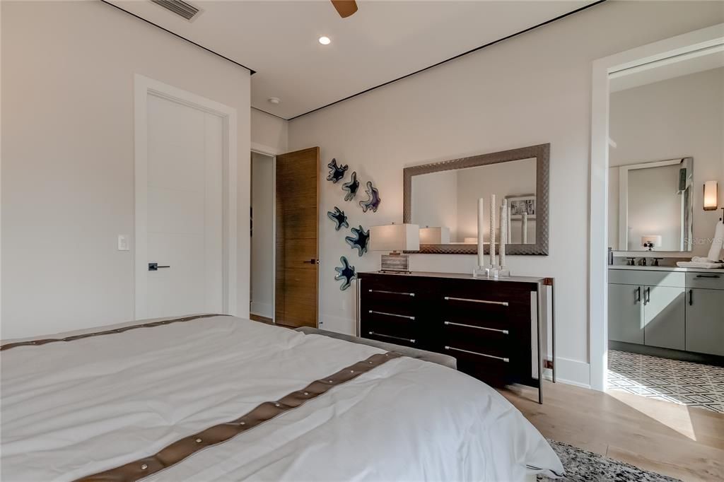 For Sale: $4,900,000 (5 beds, 4 baths, 5119 Square Feet)