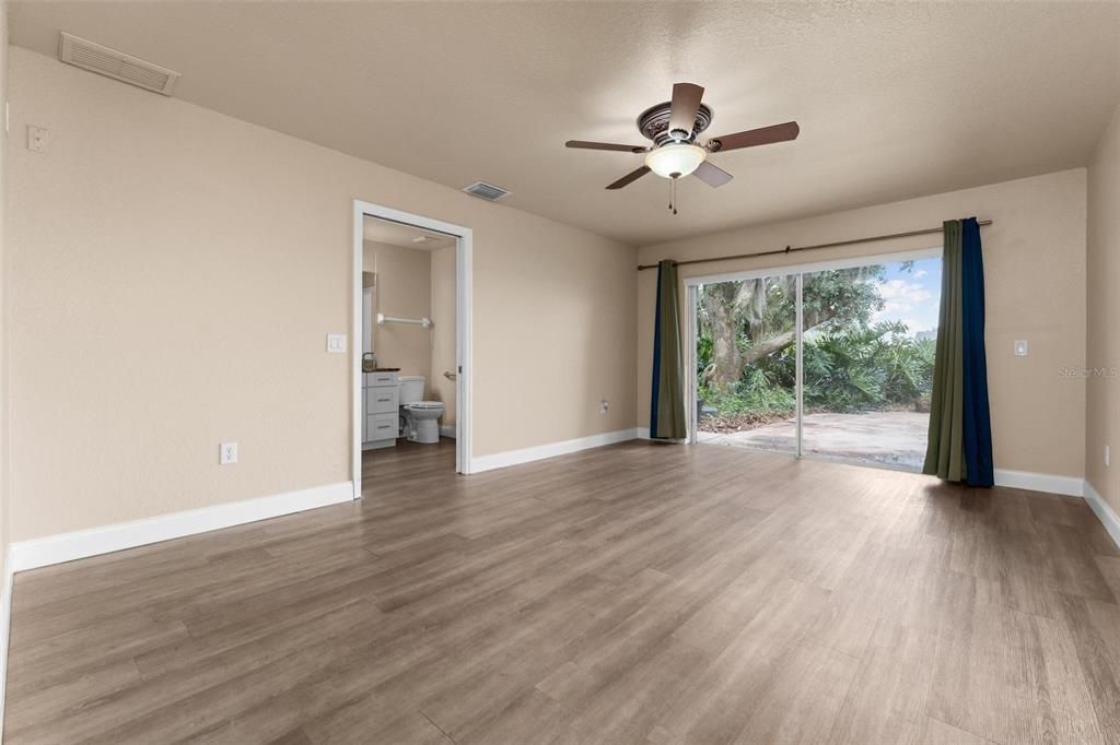 Recently Sold: $310,000 (3 beds, 2 baths, 1446 Square Feet)