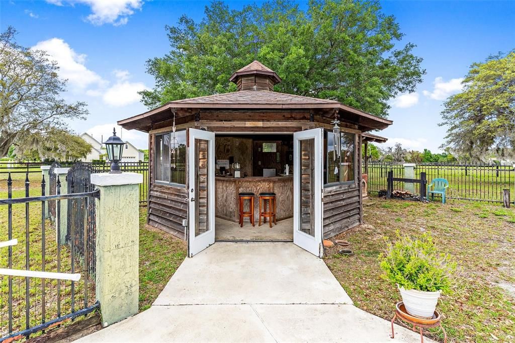 GAZEBO POOL BAR