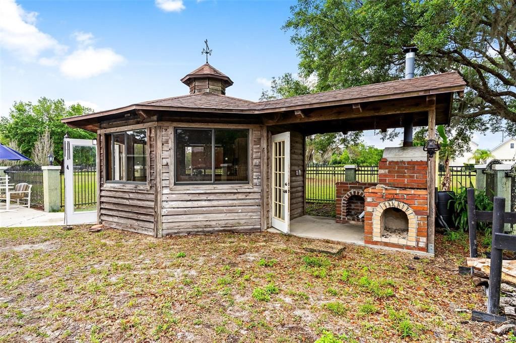 GAZEBO POOL BAR BBQ