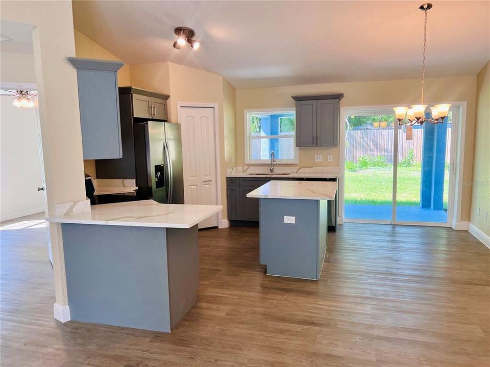 For Sale: $274,900 (3 beds, 2 baths, 1336 Square Feet)