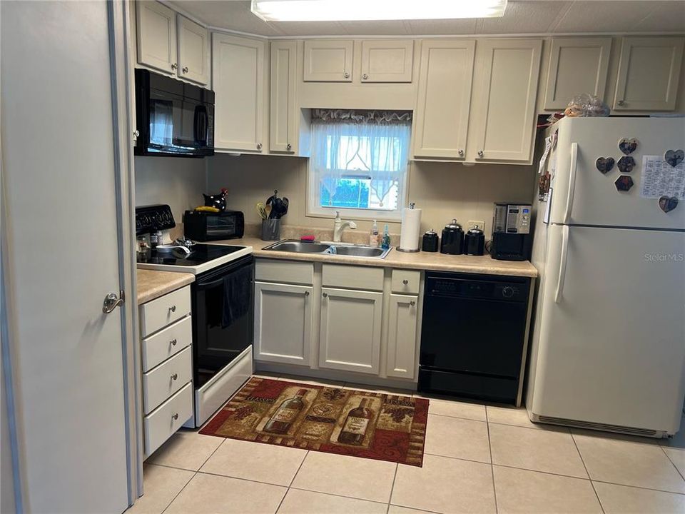 Recently Sold: $215,000 (2 beds, 2 baths, 1248 Square Feet)