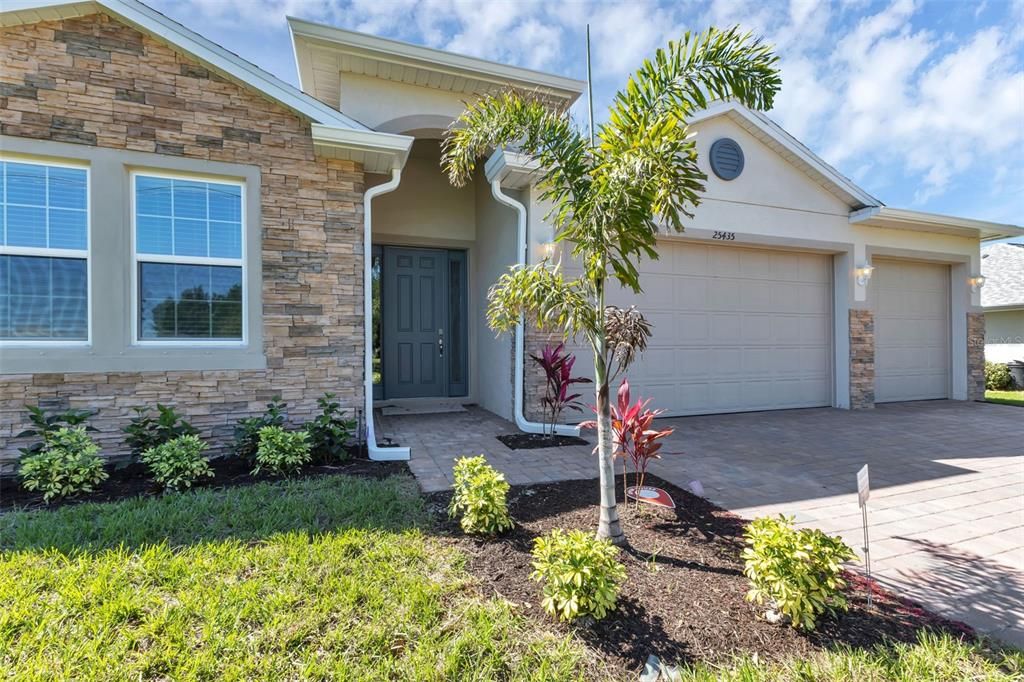 Recently Sold: $444,999 (4 beds, 3 baths, 2372 Square Feet)