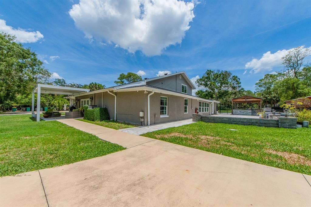 Active With Contract: $1,200,000 (5 beds, 3 baths, 3526 Square Feet)