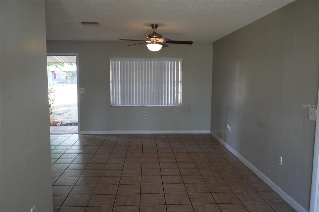 Active With Contract: $207,000 (3 beds, 2 baths, 1512 Square Feet)
