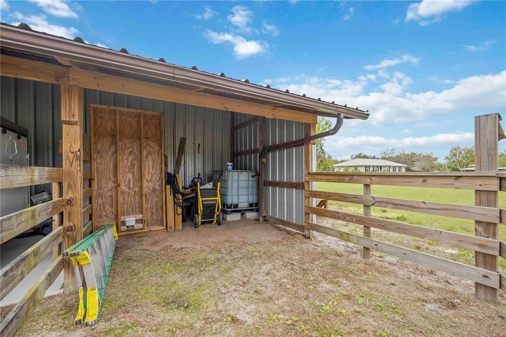 На продажу: $365,000 (5.01 acres)