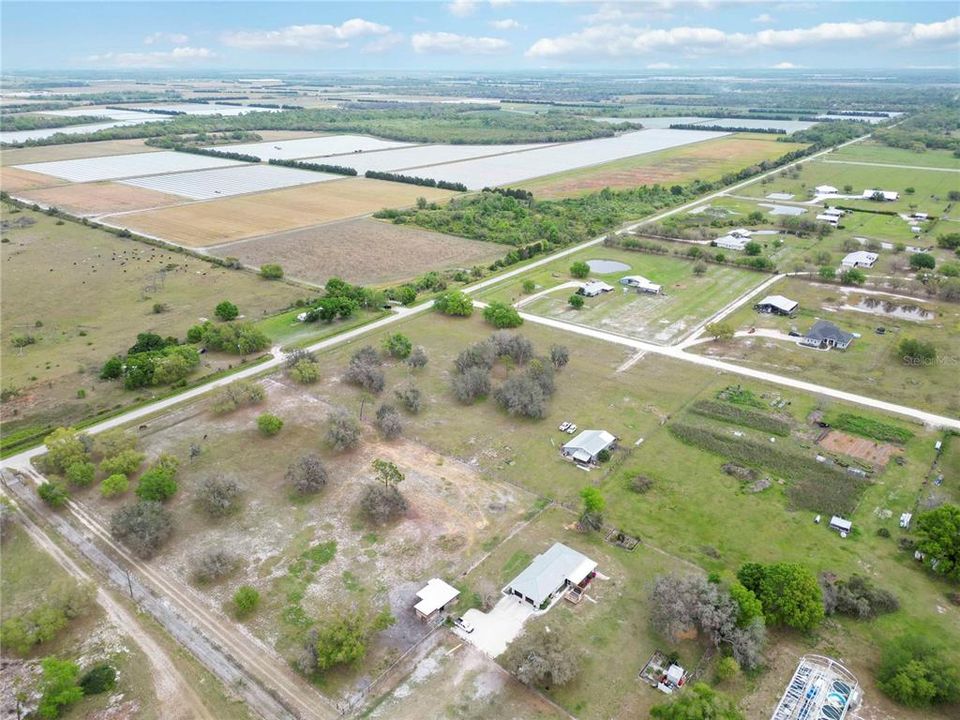 En Venta: $365,000 (5.01 acres)