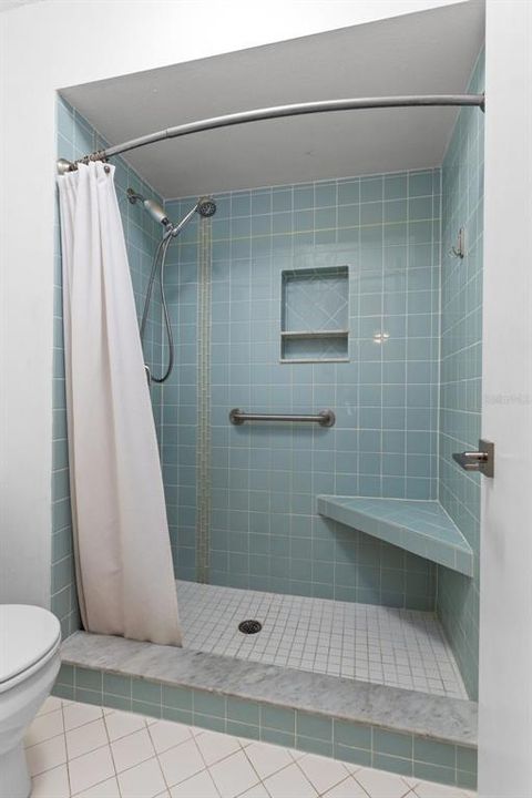 最近售出: $245,000 (3 贝兹, 2 浴室, 1564 平方英尺)