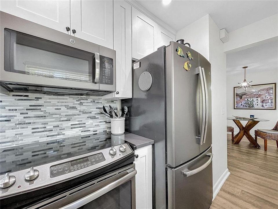 Active With Contract: $160,000 (1 beds, 1 baths, 645 Square Feet)