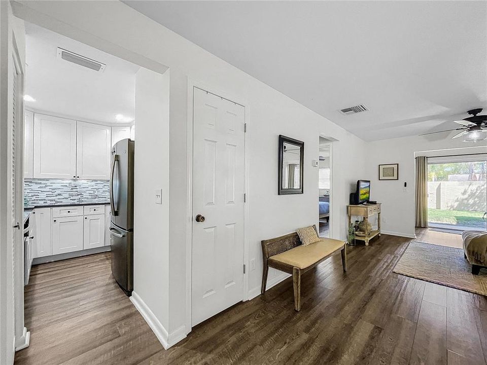 Active With Contract: $160,000 (1 beds, 1 baths, 645 Square Feet)