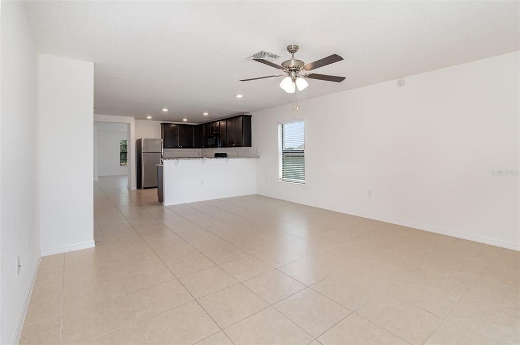 For Sale: $365,000 (4 beds, 2 baths, 1842 Square Feet)