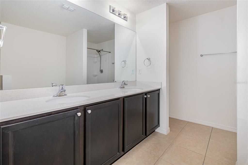 For Sale: $365,000 (4 beds, 2 baths, 1842 Square Feet)