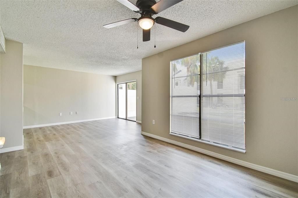 Active With Contract: $2,000 (3 beds, 2 baths, 1404 Square Feet)