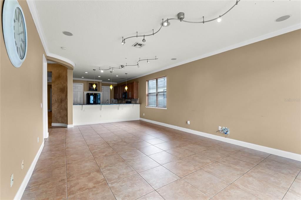 Active With Contract: $465,500 (3 beds, 2 baths, 2122 Square Feet)